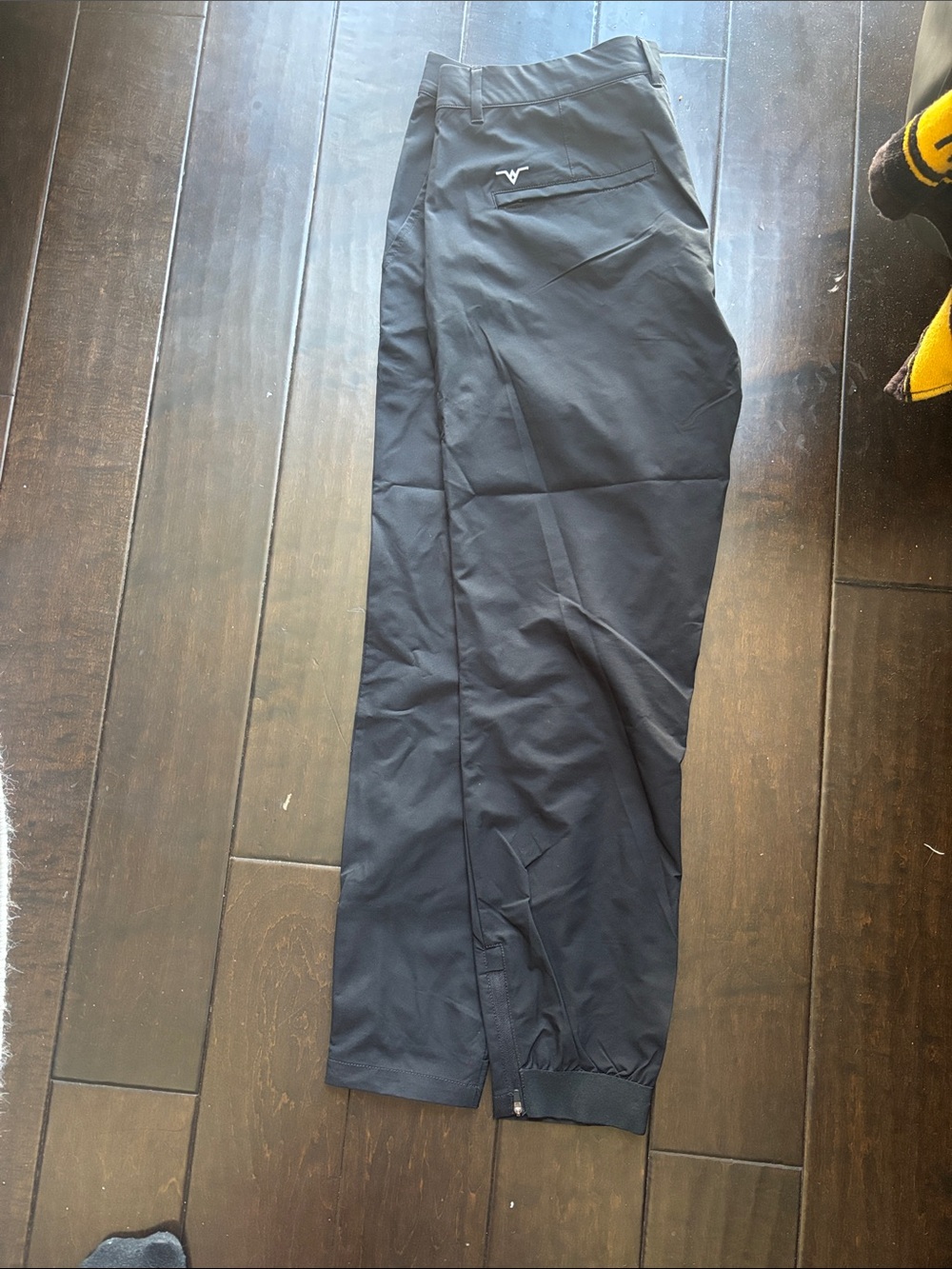 Avalon Men's Black Performance Golf Jogger Pants - - Picture 3 of 9